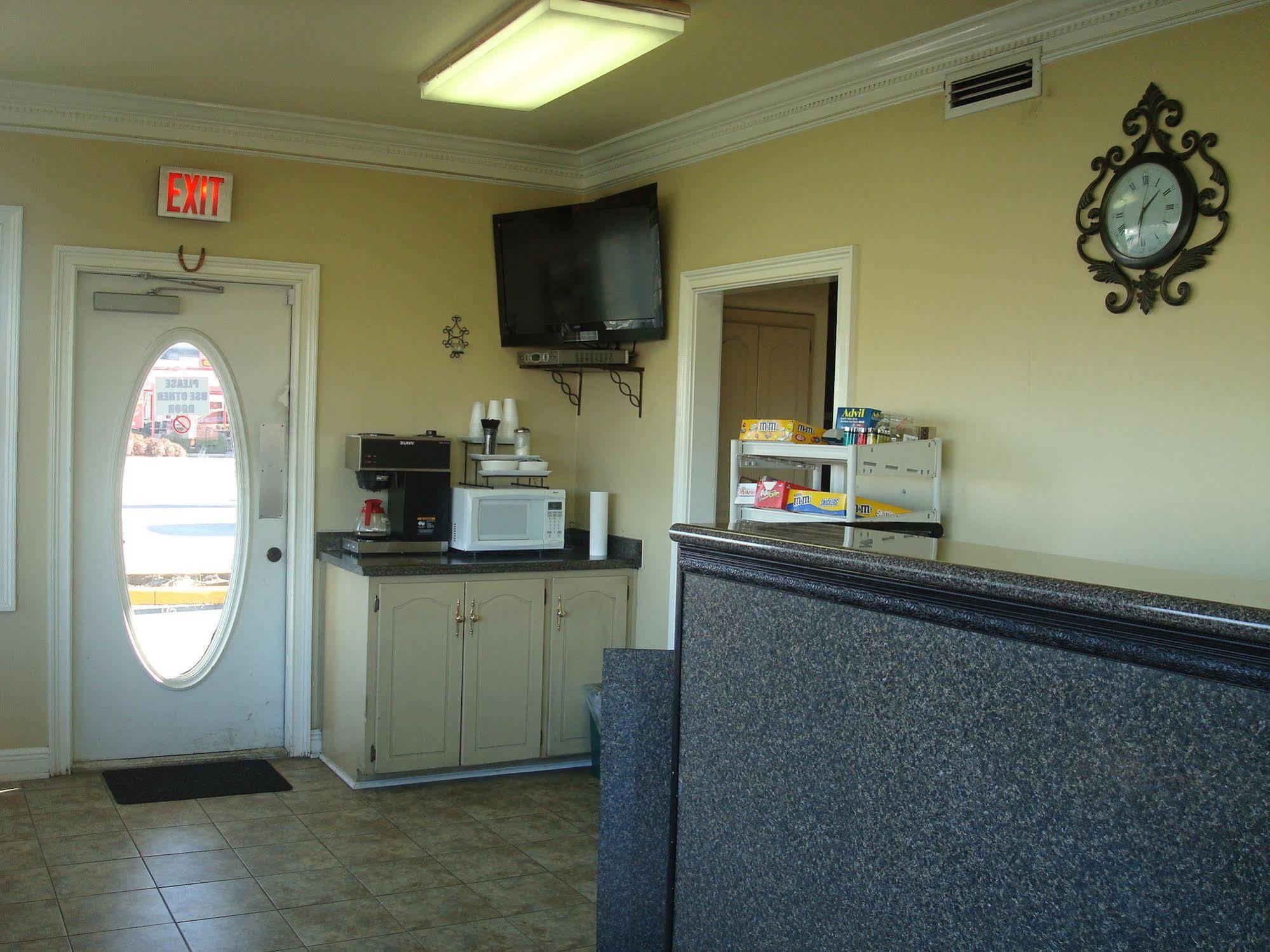 Adams Inn Dothan Exterior photo